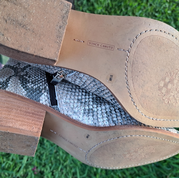 Vicente camuto Arendara Women botines  Size 9.5 M  Leather color  Snake - Picture 6 of 7